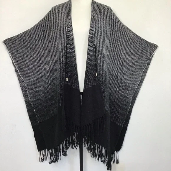 Marc New York Women Black Grey Monochrome Houndstooth Butterfly Wings Fall Cape - Picture 4 of 11